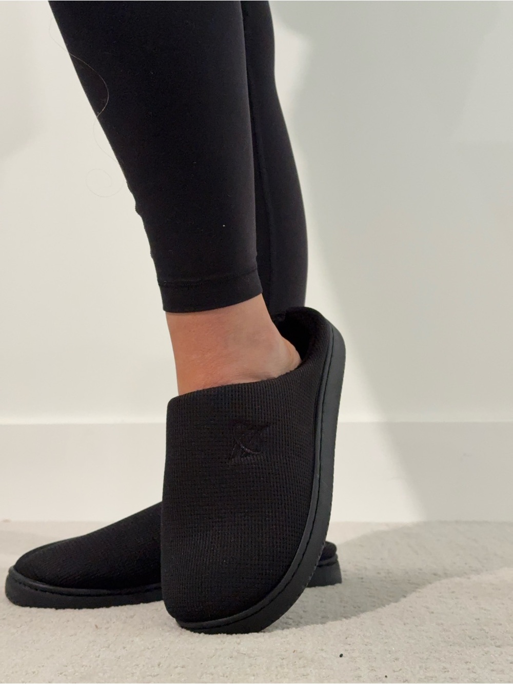 HICOOER Black Memory Foam Slippers